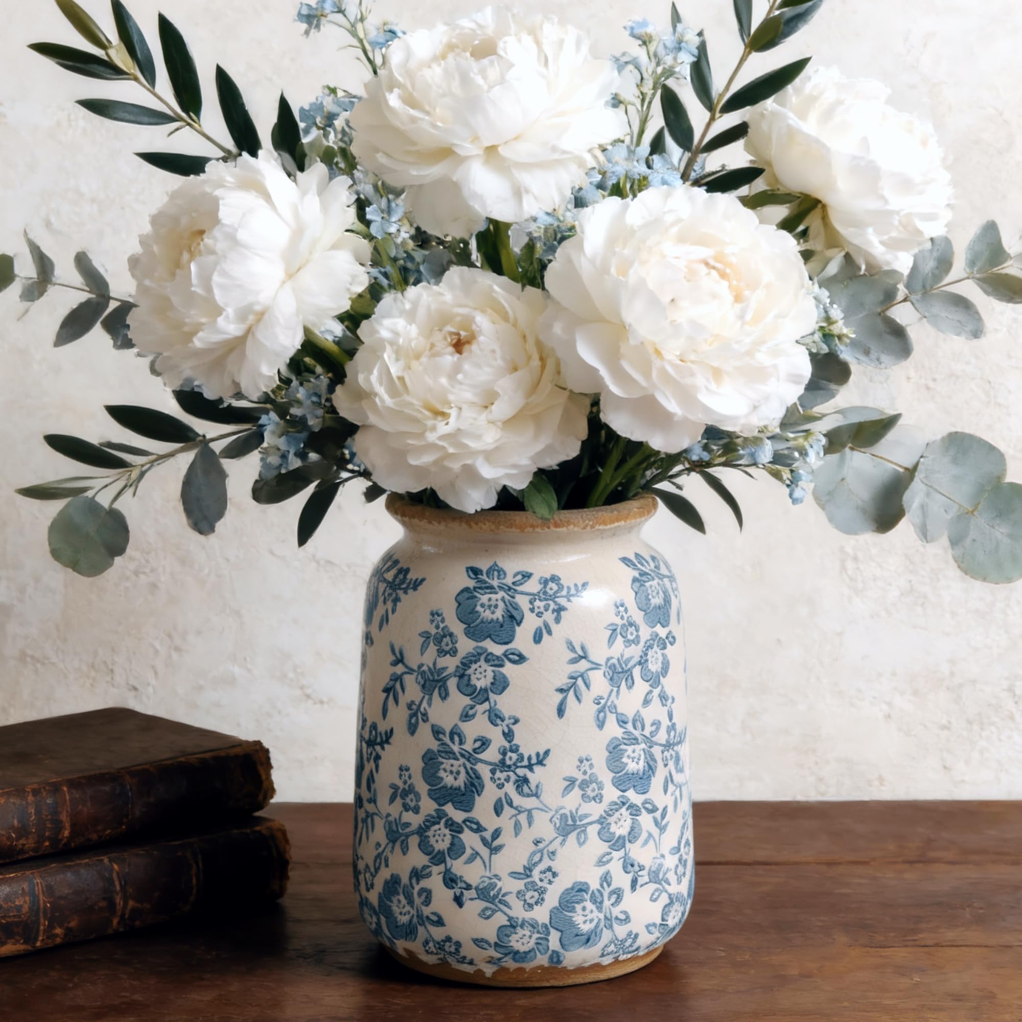 Ronasip Vintage Blue and White Chinoiserie Ceramic Vase, 6.9” Hand-Painted Peony Floral Design, Antique Style Vases for Home Decor, Centerpieces, Living Room, Balcony (Green and White)